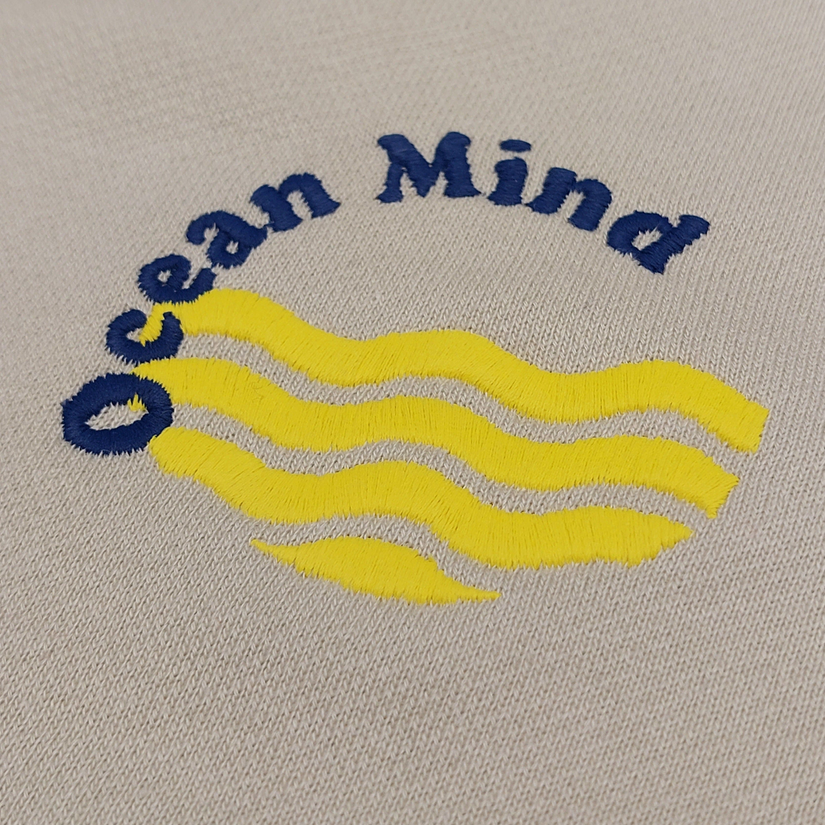 Areia | Sweatshirt | Ocean Mind | Bordado Marinho & Amarelo